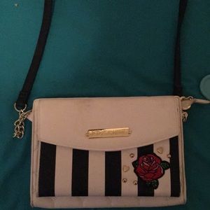 A side purse